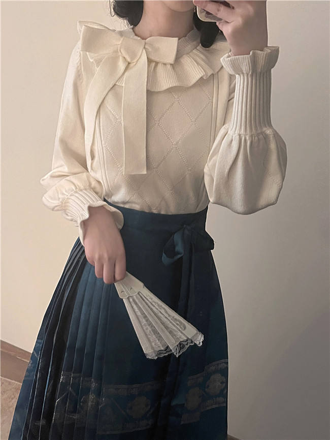 Round Collar Puff Sleeves Sweater