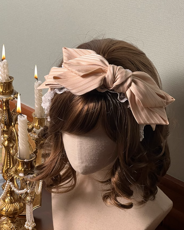 Alice Girl the Rich Young Lady Lolita Tailing, Headbow and Badge