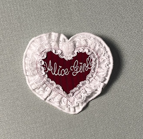 Alice Girl the Rich Young Lady Lolita Tailing, Headbow and Badge