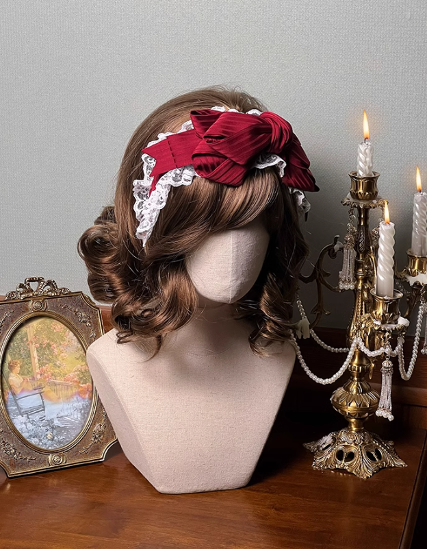 Alice Girl the Rich Young Lady Lolita Tailing, Headbow and Badge