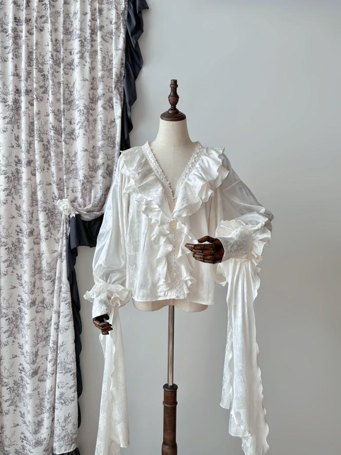 The Muppet Oracle Vintage Bat Sleeves Lolita Blouse