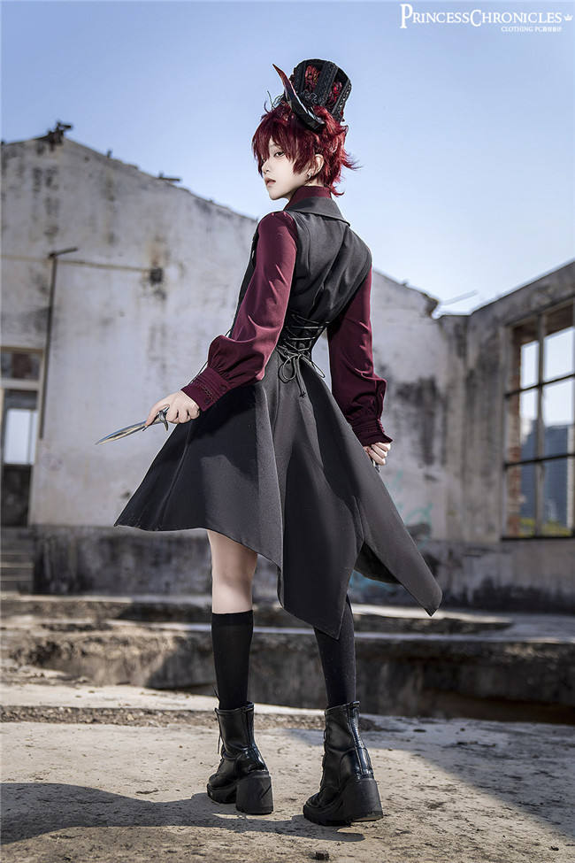 Princess Chronicles Red and Black Dark Gothic Top Hat Ouji Fashion