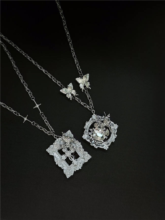 The Muppet Handmade Vintage Baroque Necklace