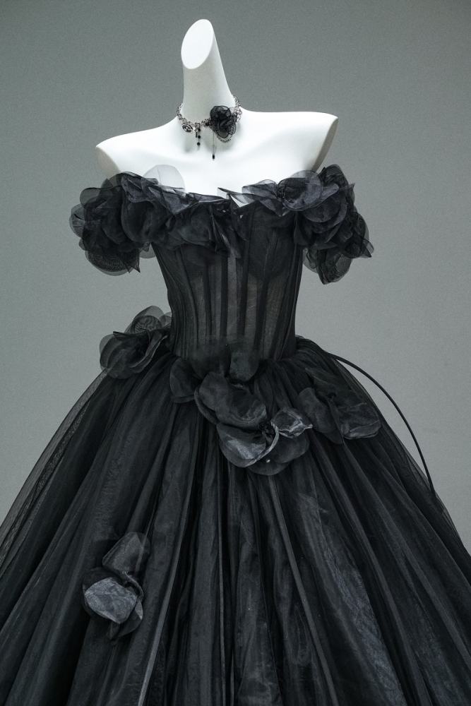 Hand Crafted Black Night Flowers Fluffy Princess Formal Dress