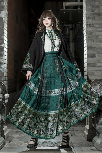 Magic Trainee Snake Theme Ming Hanfu Robe Skirt Blouse Necklace
