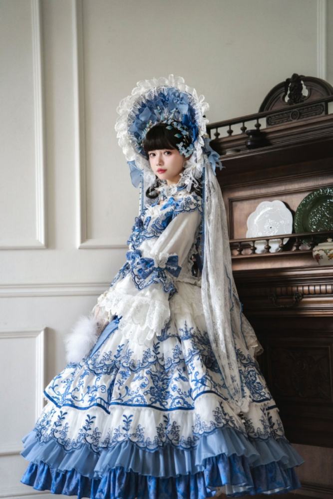 Bramble Rose Blue and White Porcelain Hime Lolita Dress