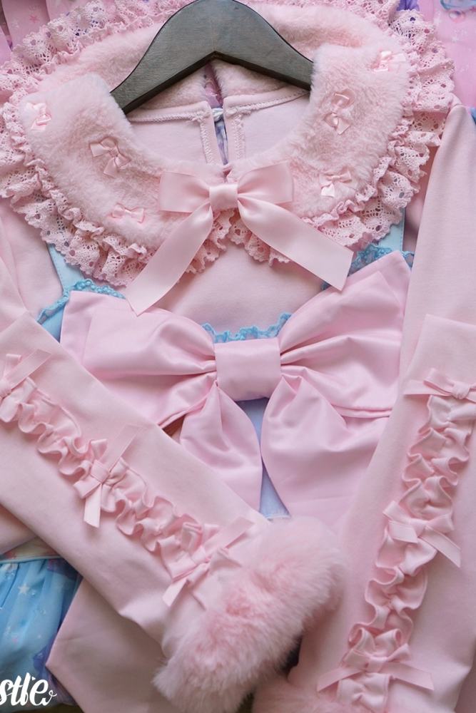 V-castle Flip Collar Plush Lolita Top