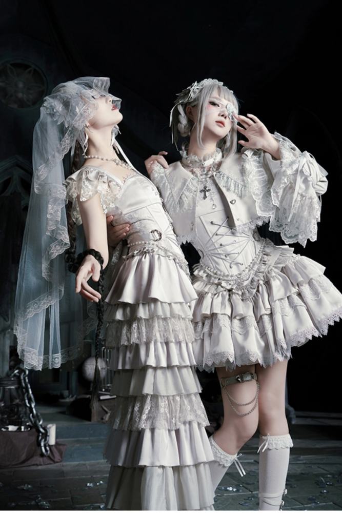 Withpuji White Humanoid White Necklace & Headdress