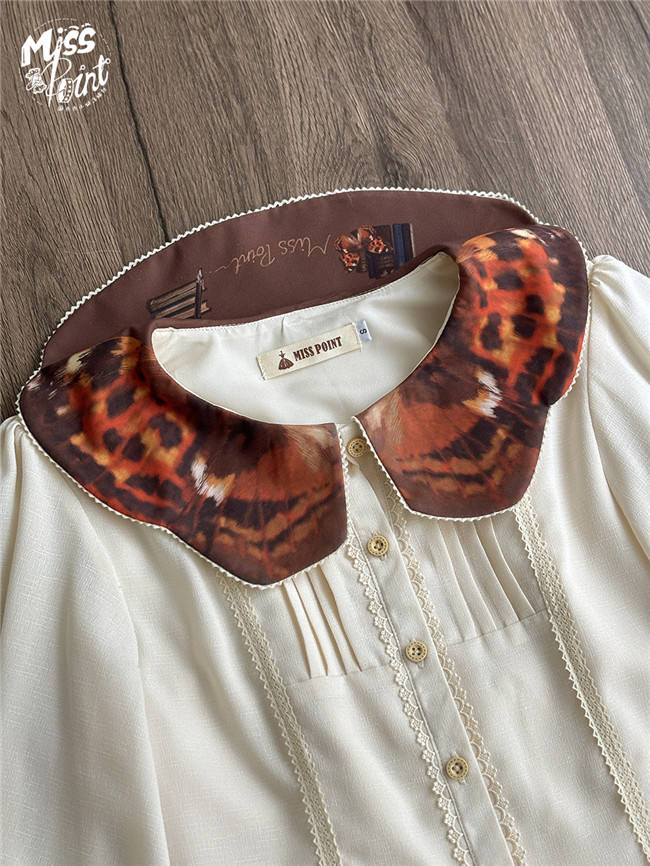 Closeup Collar photo of the Official Miss Point ～German Bookshelf～ Classic Lolita Blouse - my-lolita-dress.com
