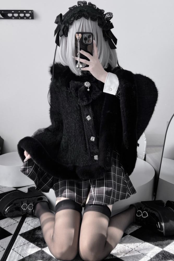 Kanna Winter Sweetheart Shiro Cape Jirai Kei Outfits