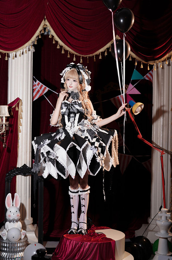 Signorina Nightmare Circus Ruff Collar Skirt and Boned Top Full Set