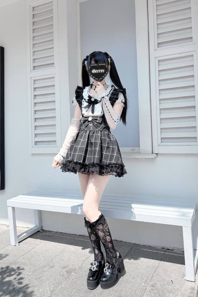 Virtual Paradise Shoulder Straps High Waist Black Plaid Skirt Jirai Kei Clothes