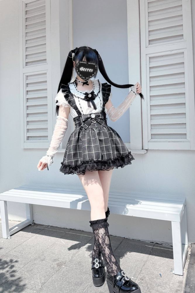 Virtual Paradise Shoulder Straps High Waist Black Plaid Skirt Jirai Kei Clothes
