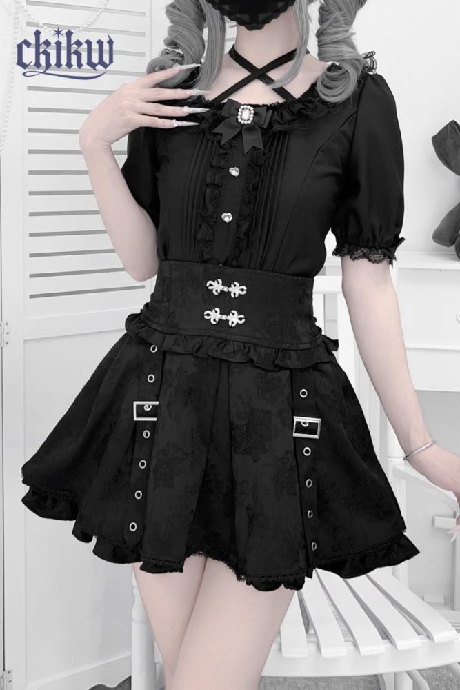 Ckikw Glamorous Chinese Buttons Metal Straps Kuro Skirt with lacework details - my-lolita-dress.com