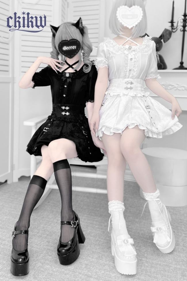 Ckikw Glamorous Chinese Buttons Metal Straps Kuro Skirt Jirai Kei Clothing