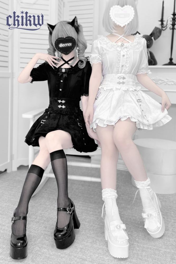 Ckikw Glamorous Chinese Buttons Metal Straps Kuro Skirt - my-lolita-dress.com