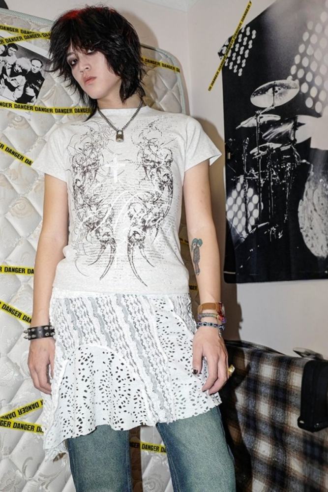 Bizzcut Club Totem Code Subculture Dark Gothic Slim light Grey T-shirt Jirai Kei Fashion - my-lolita-dress.com