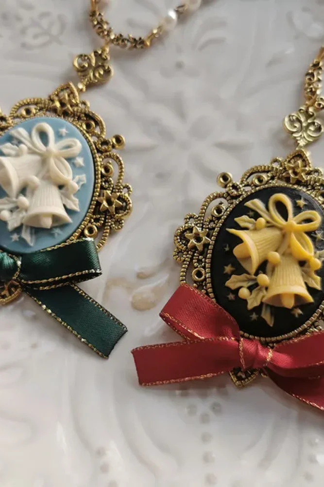 Miss Point ~The Kitty In the Frame Christmas Lolita Accessories -Pre-order