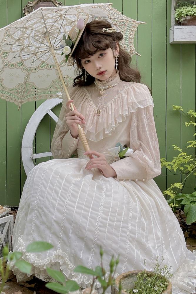 Miss Point ~Tulipa Vintage Lolita Blouse -Pre-order