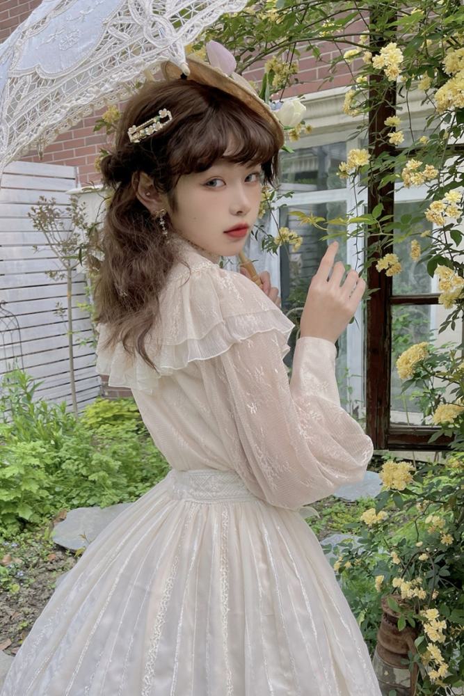 Miss Point ~Tulipa Vintage Lolita Blouse -Pre-order
