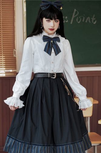 Miss Point ~The Pointe Estate Vintage Lolita Blouse