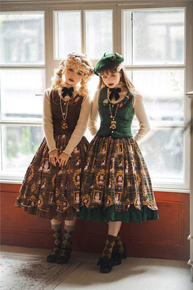 Miss Point ~The Kitty In the Frame Christmas Lolita Vest + Skirt Set
