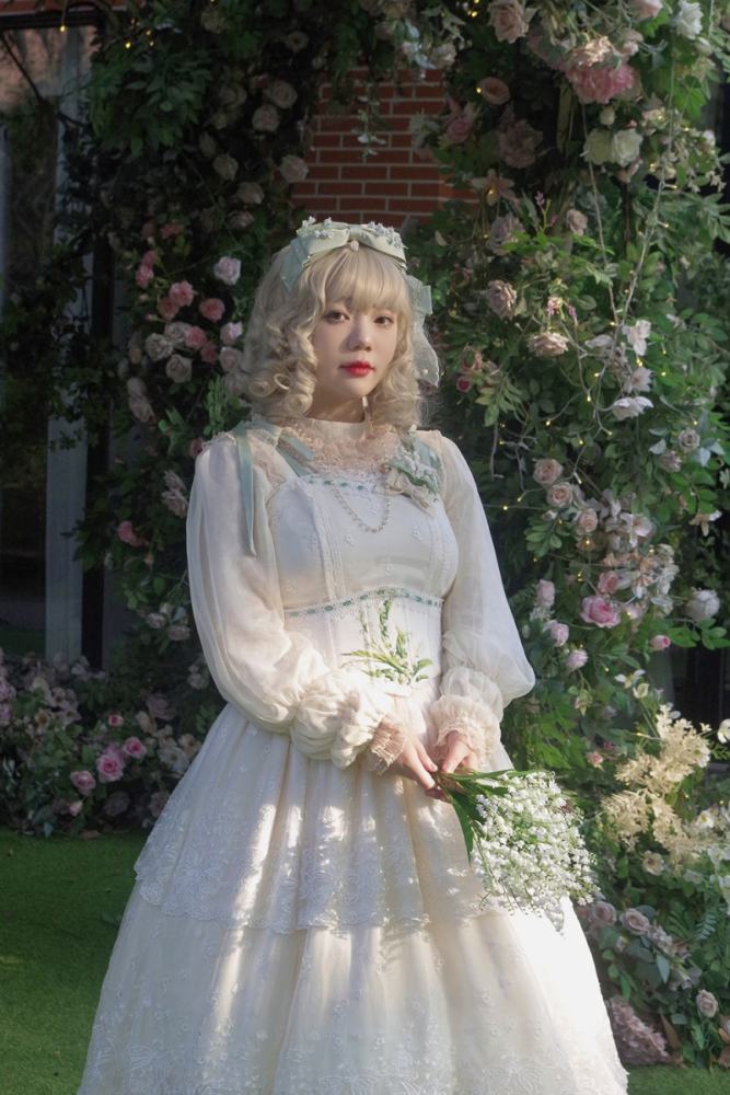 Miss Point ~Through Your Bloom Lolita Blouse -Pre-order