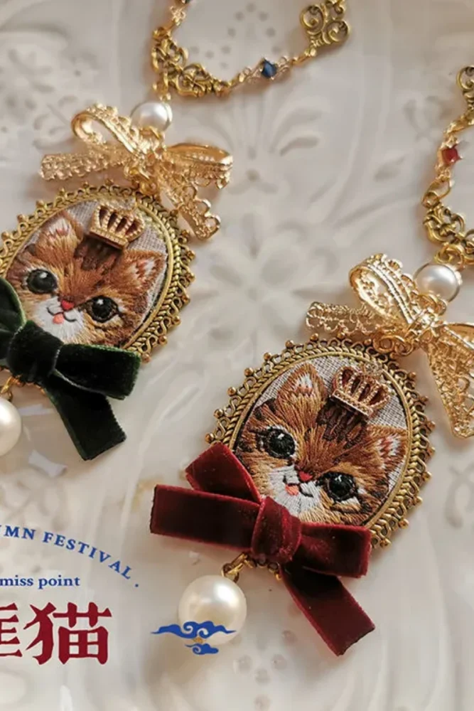 Miss Point ~The Kitty In the Frame Christmas Lolita Accessories -Pre-order