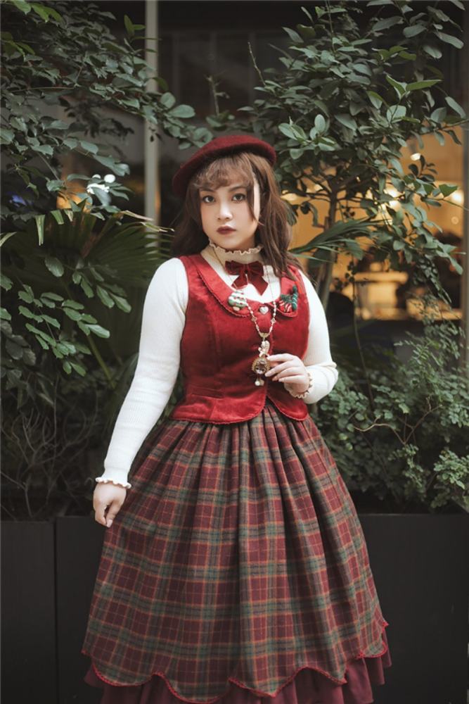 Miss Point ~The Kitty In the Frame Christmas Lolita Vest + Skirt Set