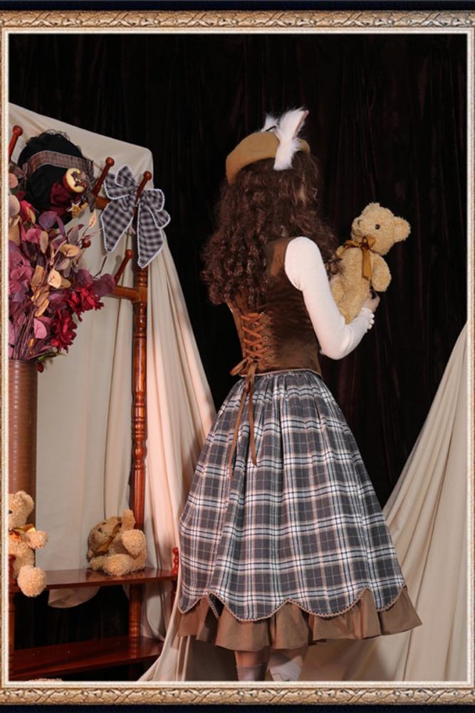 Miss Point ~The Kitty In the Frame Christmas Lolita Vest + Skirt Set