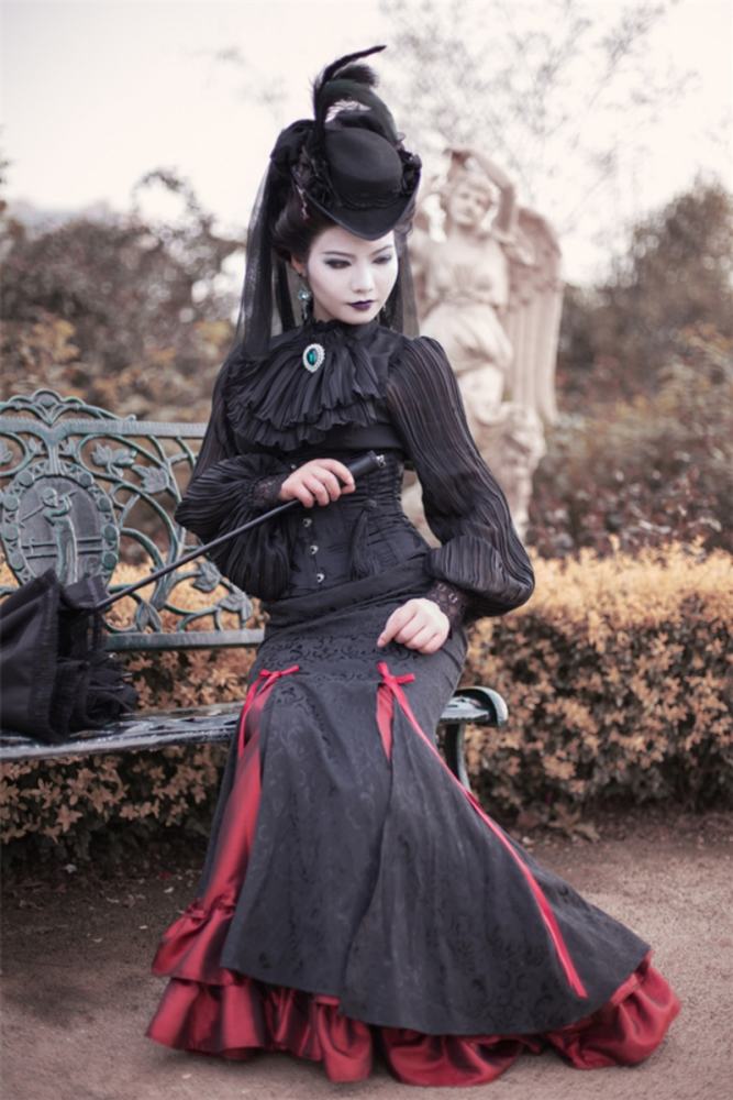 Surface Spell ~Lorelai Gothic Lolita Fishtail Skirt