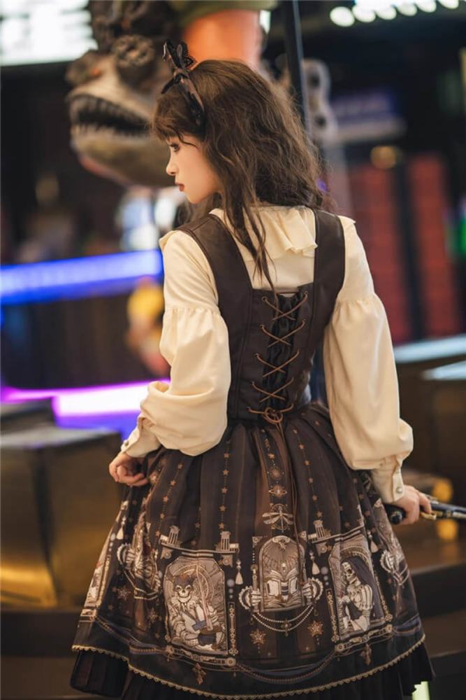 Miss Point ~ Demon Hunting Notes Skirt