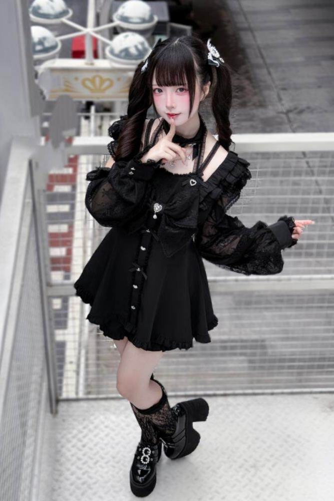 Shengzhongwei Lace Plaid Jirai Kei Dress and Shorts