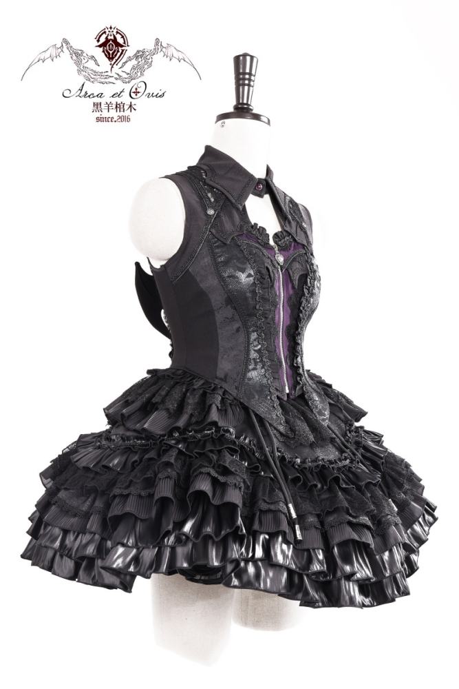 Arca Et Ovis ~The Little Demon~ Gothic Lolita Vest and Skirt Tailing and Bonnet