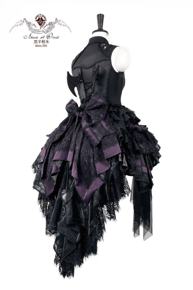 Arca Et Ovis ~The Little Demon~ Gothic Lolita Vest and Skirt Tailing and Bonnet