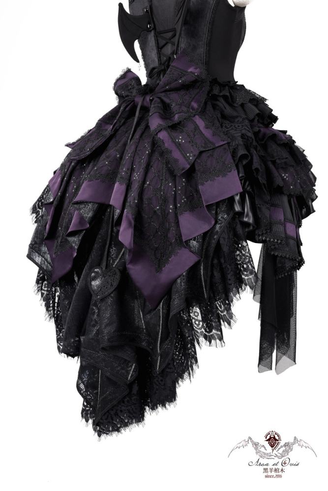 Arca Et Ovis ~The Little Demon~ Gothic Lolita Vest and Skirt Tailing and Bonnet