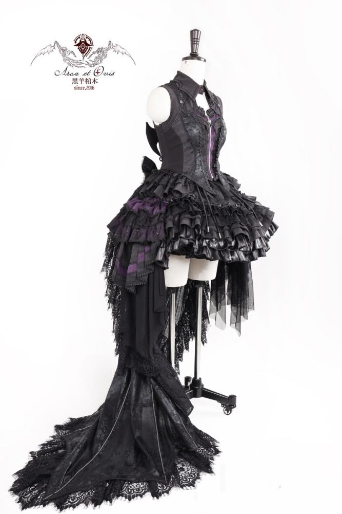 Arca Et Ovis ~The Little Demon~ Gothic Lolita Vest and Skirt Tailing and Bonnet