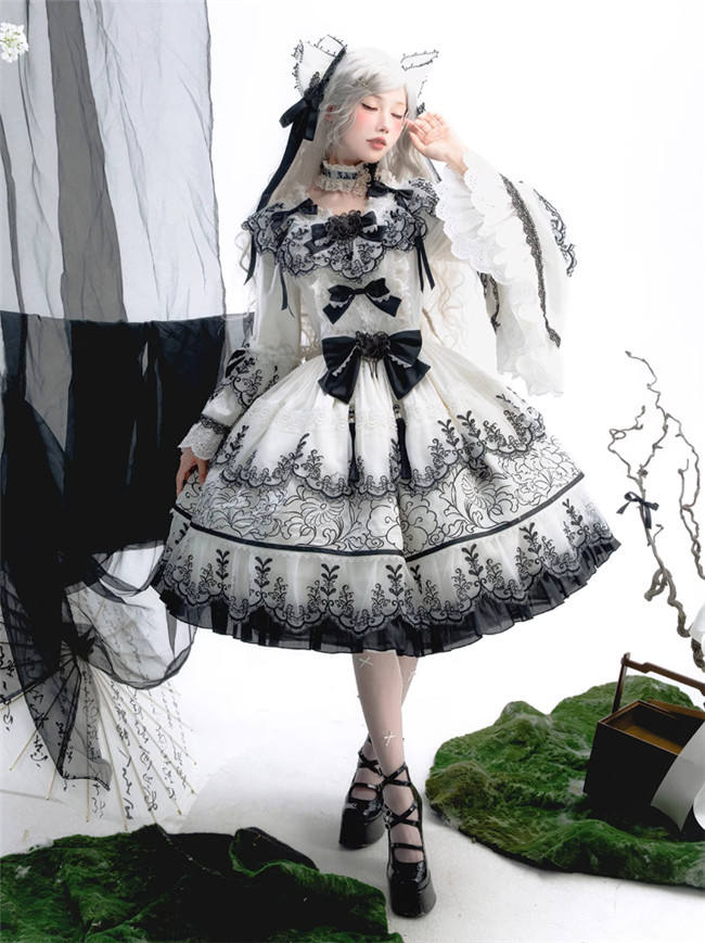 Bramble Rose Blue and White Porcelain Hime Lolita Dress