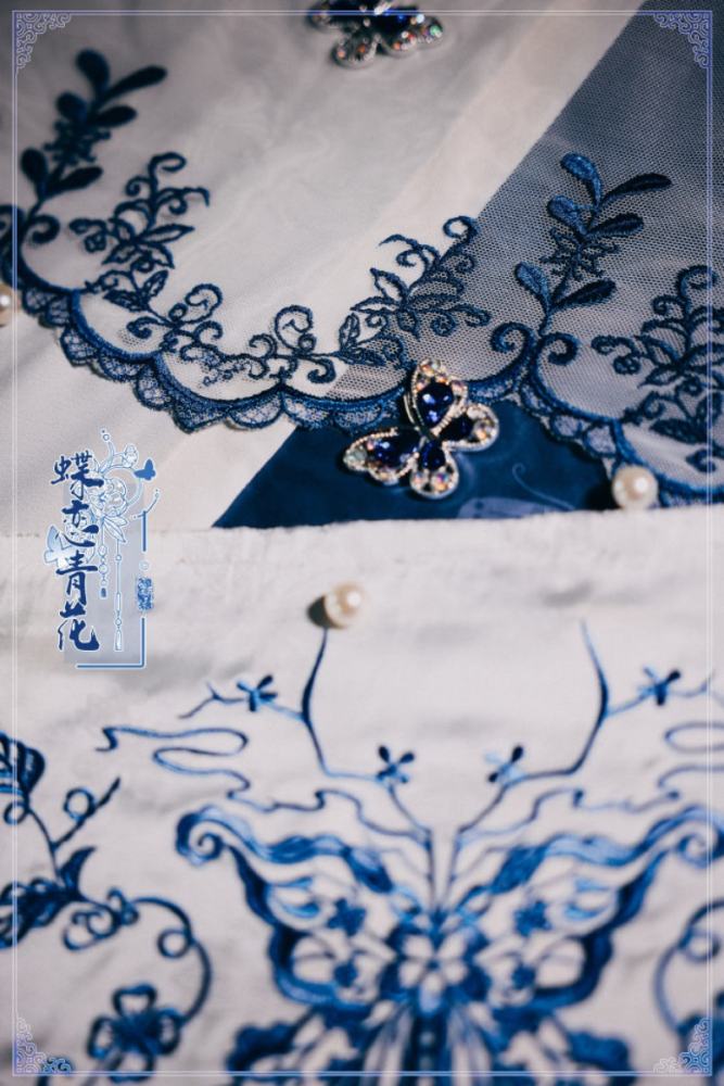 Bramble Rose Blue and White Porcelain Hime Lolita Dress