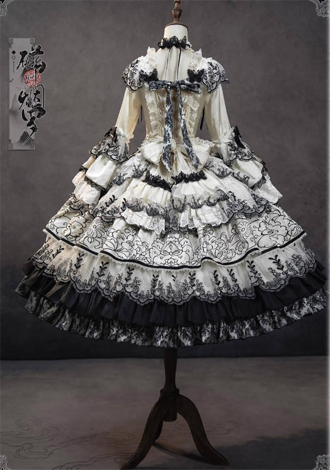 Bramble Rose Blue and White Porcelain Hime Lolita Dress