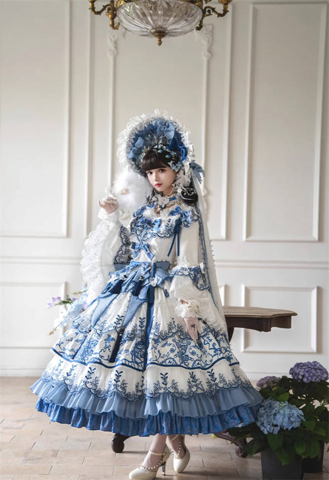 Bramble Rose Blue and White Porcelain Hime Lolita Dress
