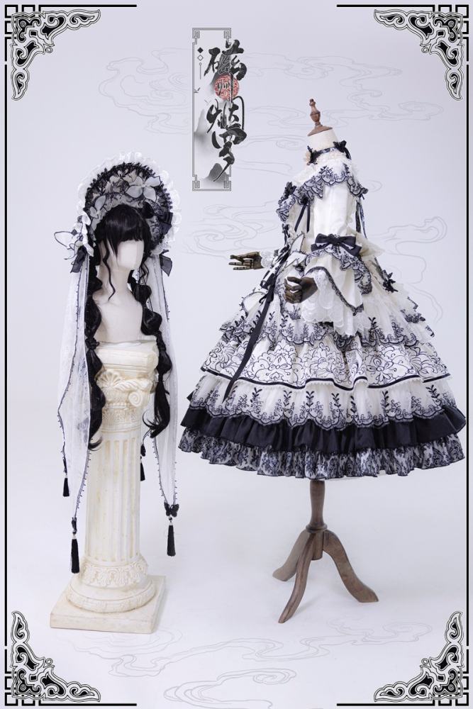 Bramble Rose Blue and White Porcelain Hime Lolita Dress