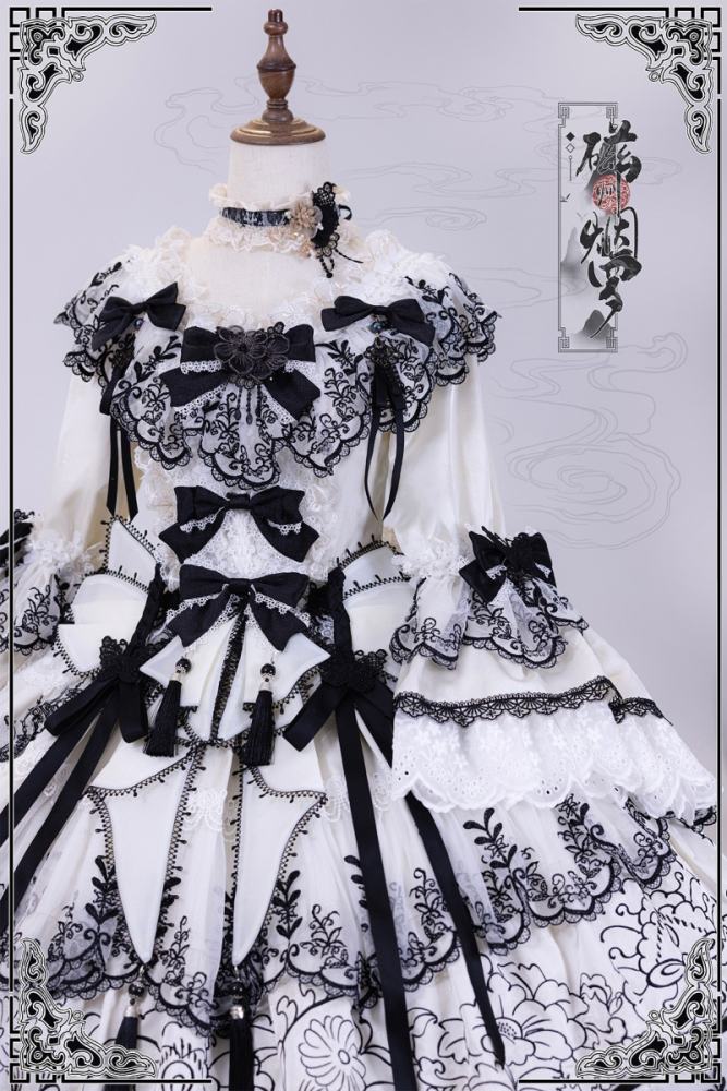 Bramble Rose Blue and White Porcelain Hime Lolita Dress