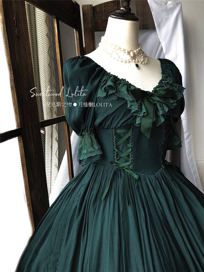The Kiss of Nyx Vintage Classic Lolita Dress