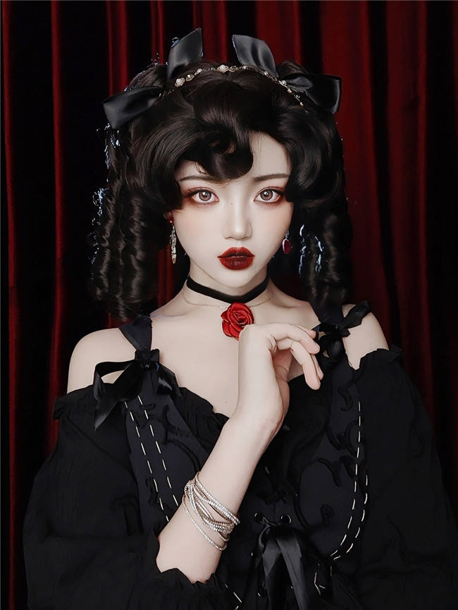 The Adams Girl Black Roman Curls Lolita Wigs