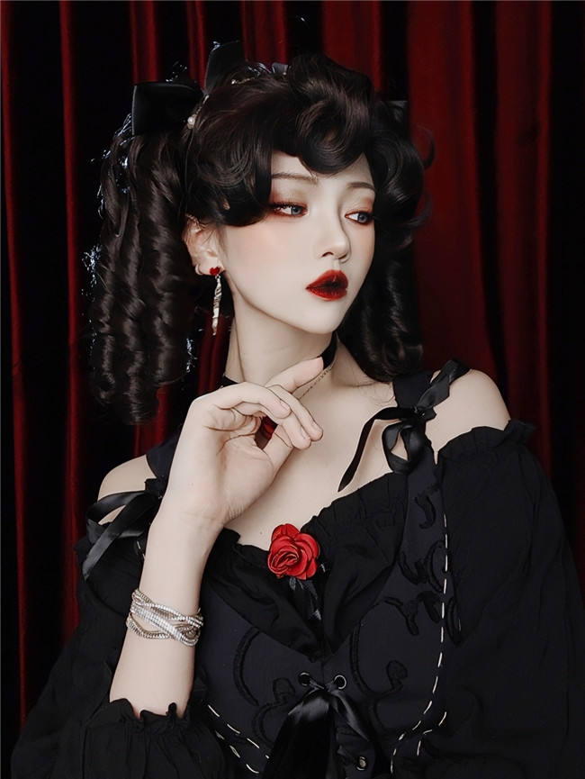 The Adams Girl Black Roman Curls Lolita Wigs