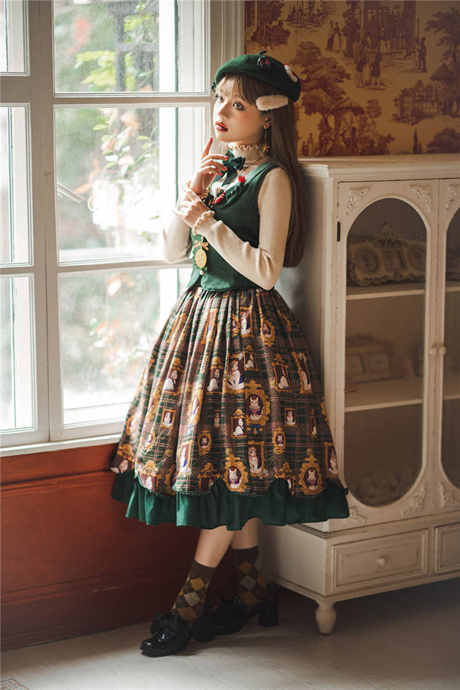 Miss Point ~The Kitty In the Frame Christmas Lolita Vest + Skirt Set  In Stock