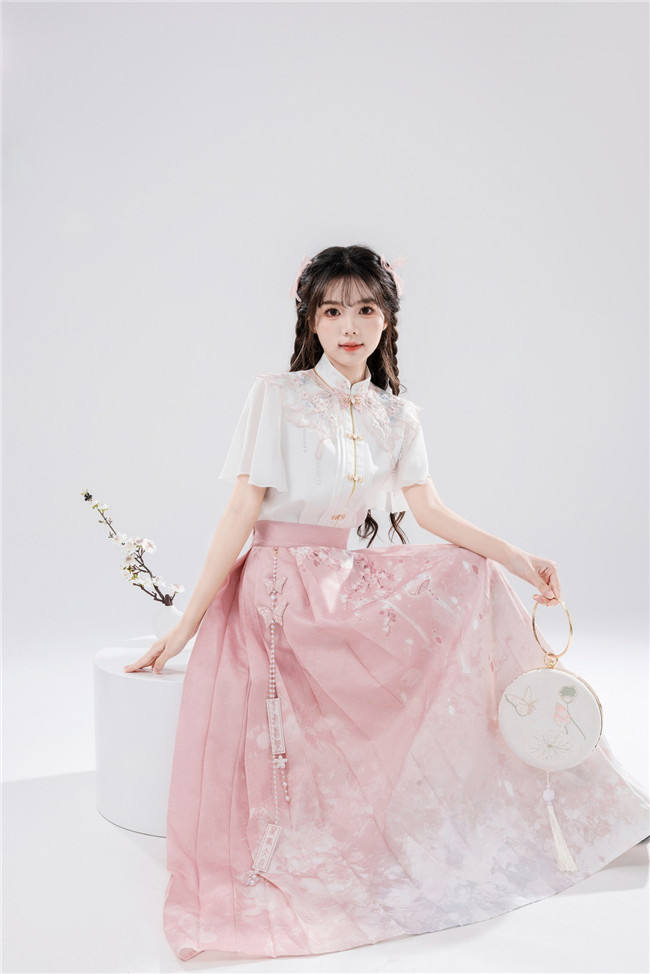 Sakura Print Chinese Hanfu Horse Face Skirt Set