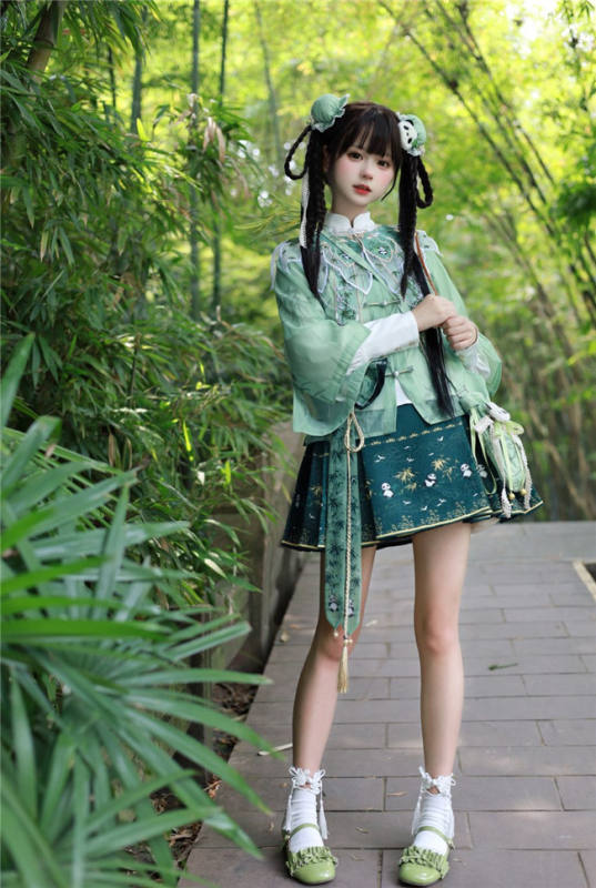 Pandas and Bamboo Theme Chinese Hanfu Set