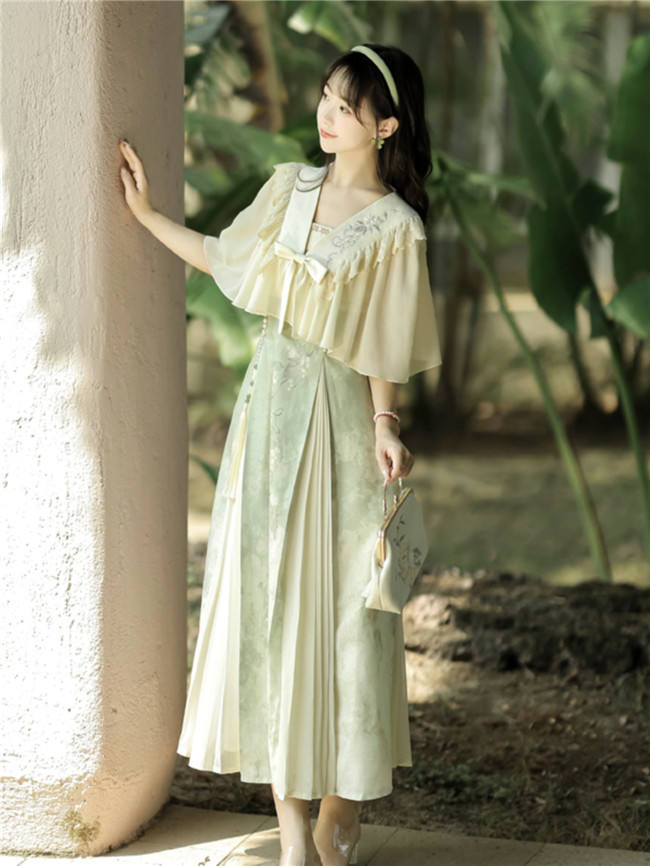 Green Grape Print Hanfu Jumper Dress and Tippet